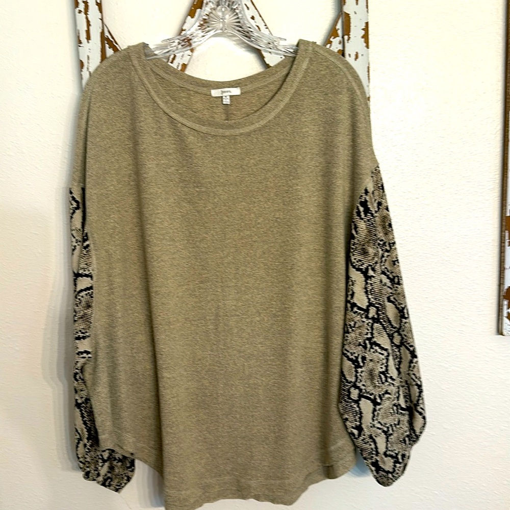 Josie balloon sleeve top